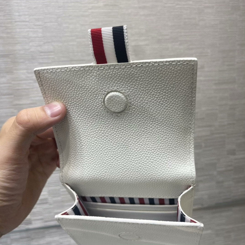 Slash pattern mobile phone bag