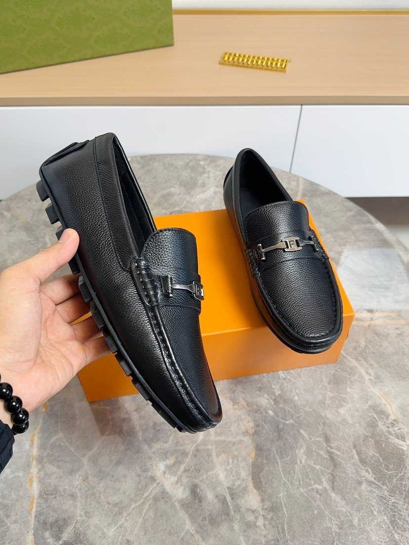 Fendi Black Metal-Hardware Loafers